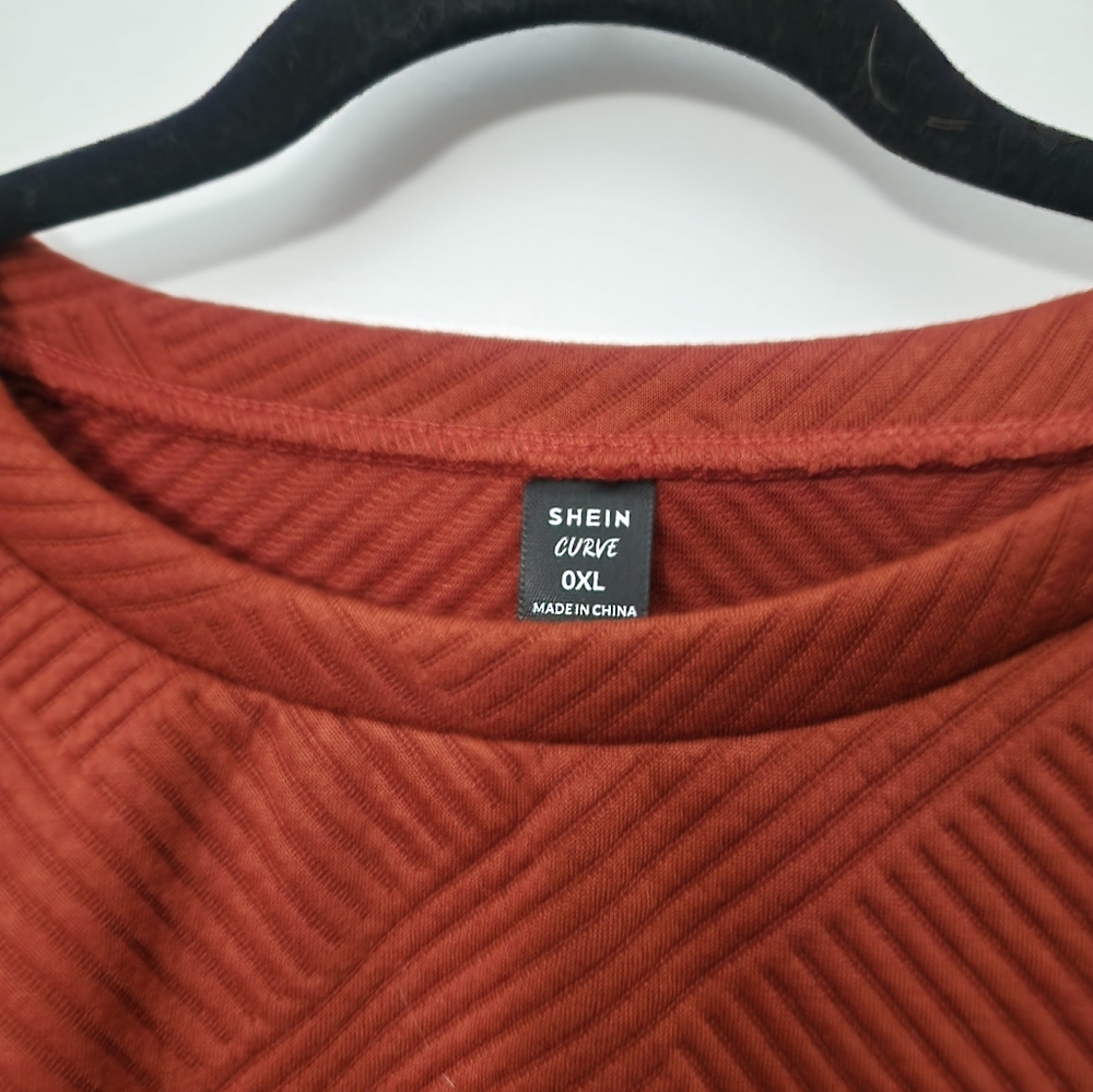 5/$30 SHEIN Textured Short Sleeve Top in Rust size 0X - Picture 2 of 3